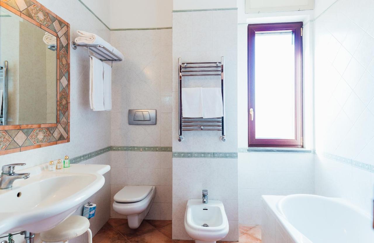 Hotel Montana SantʼAgata sui Due Golfi المظهر الخارجي الصورة