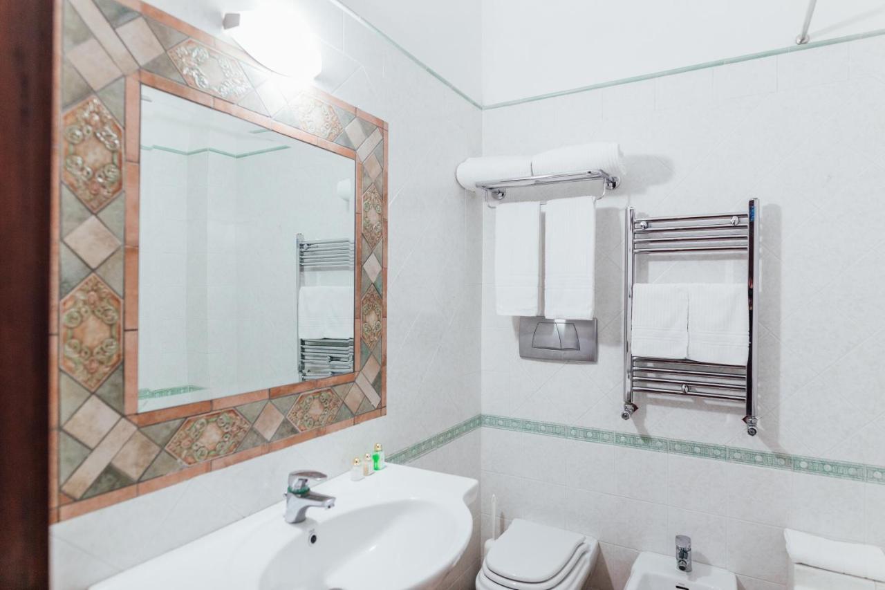 Hotel Montana SantʼAgata sui Due Golfi المظهر الخارجي الصورة
